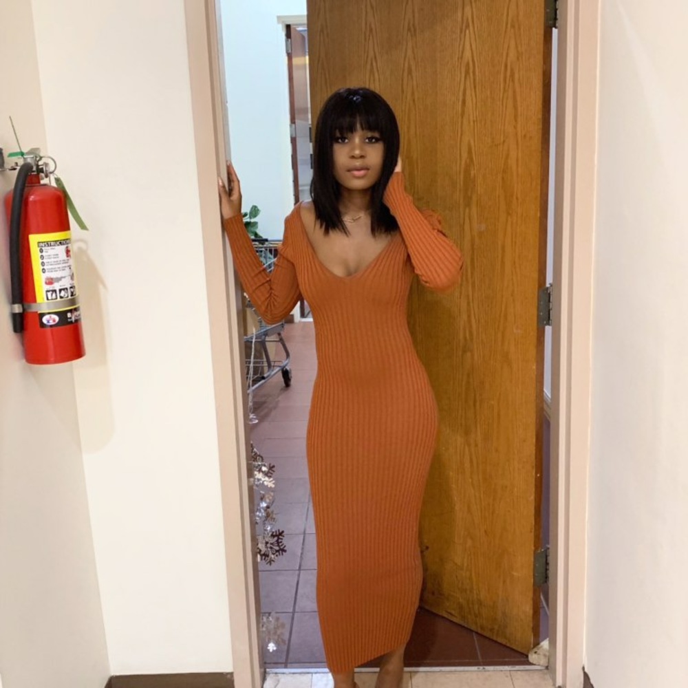 Laura’s fav knit dress